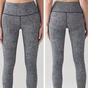 Lululemon Wunder Under Leggings Size 6 Black White Abstract Print Athletic Yoga